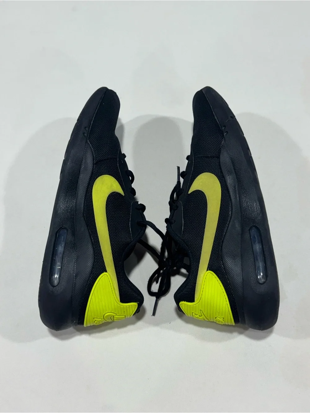 Nike Air Max Oketo GS Size 8.5 Black Volt Athletic‎ Running Sneaker AR7419-004